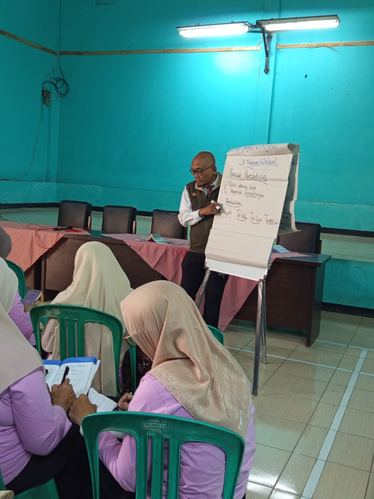 Pelatihan Tenaga Penyuluh Pengasuhan Desa Cinanjung